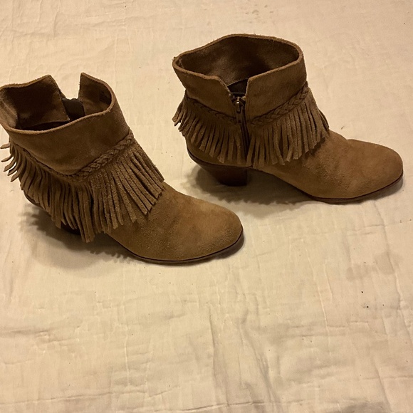 Gianni Bini Tan Suede Ankle Boots size 7M - Picture 3 of 9